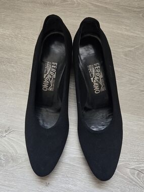 Salvatore Ferragamo Sz 7.5B Black Almond Toe Wedge